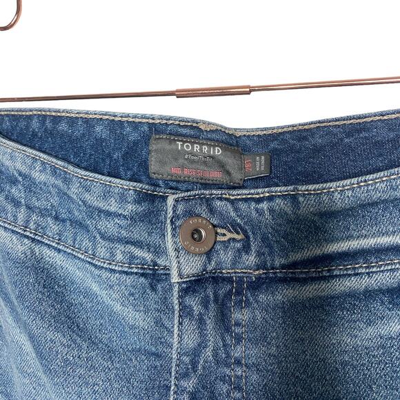Torrid Womens Jeans Size 28T Blue Wash Slim Boot Mid Rise Straight Leg Western - Picture 5 of 8